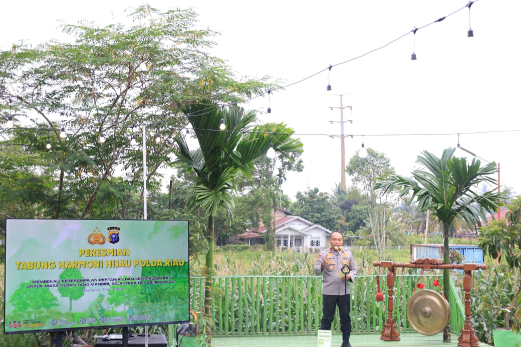 Kapolda Riau Resmikan Program “Tabung Harmoni Hijau” 