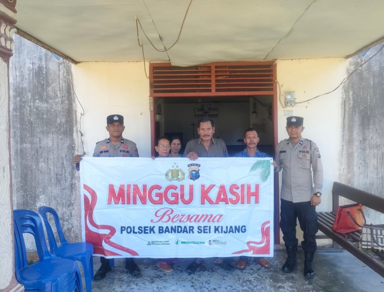 Polsek Bandar Sei Kijang Hadiri Ibadah Minggu Kasih, Pererat Kedekatan dengan Jemaat GNKPI