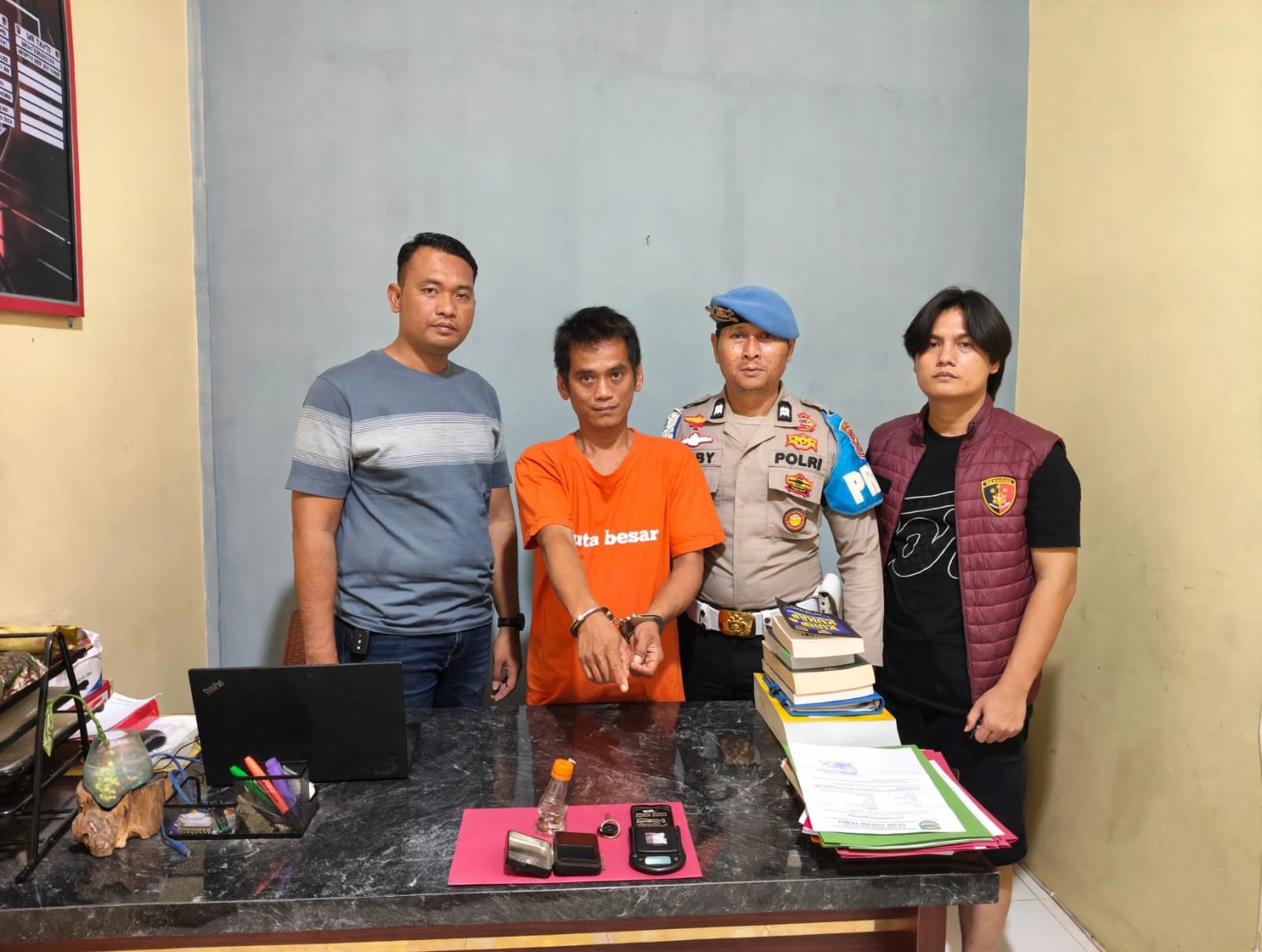 Polsek Kepenuhan Tangkap Dua Pria di Kebun Sawit, Sita 0,70 Gram Sabu