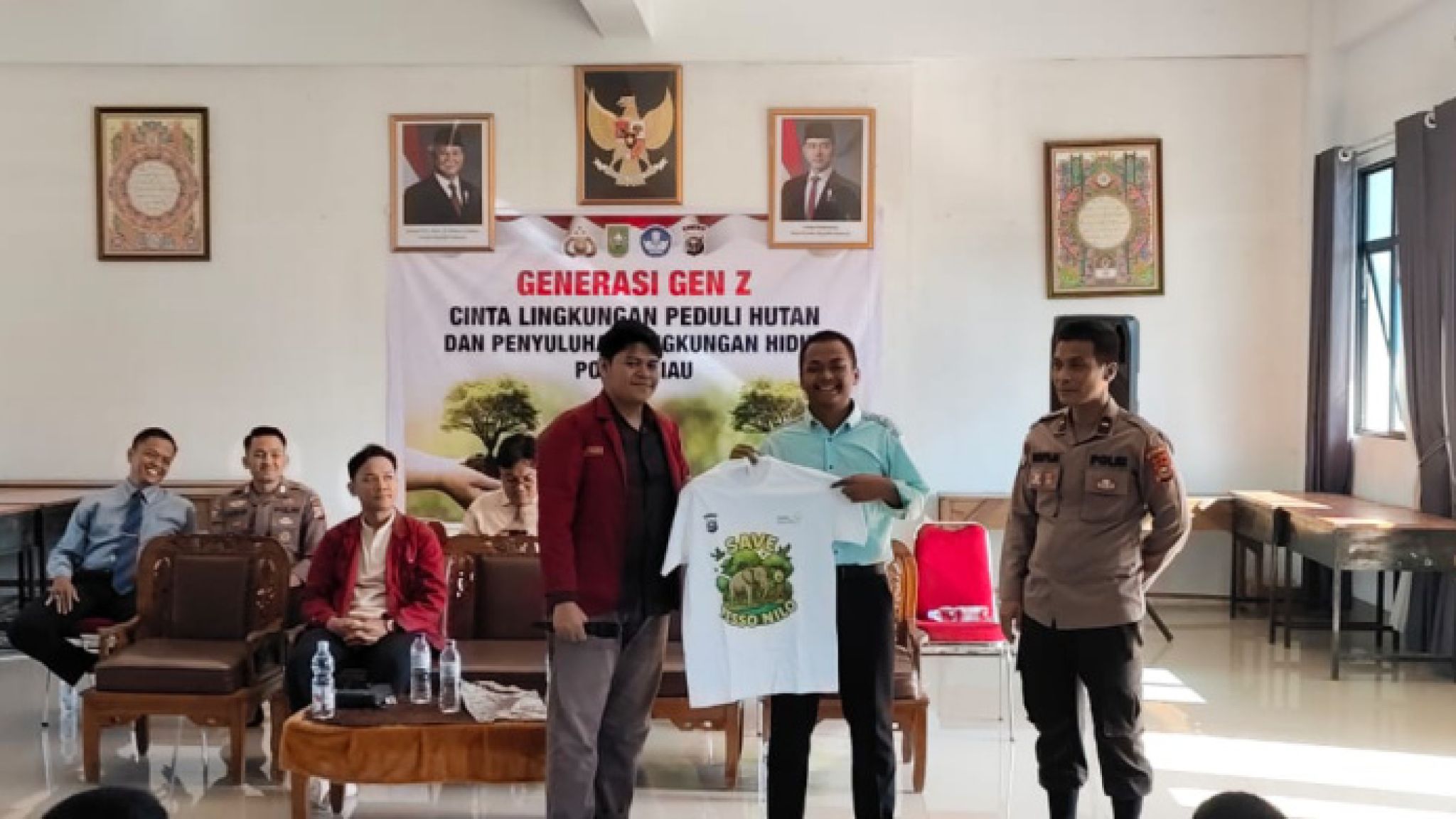 Green Policing, Polda Riau Tanam Pohon Bersama Santri di Pondok Pesantren Modern Al-Kautsar Pekanbaru