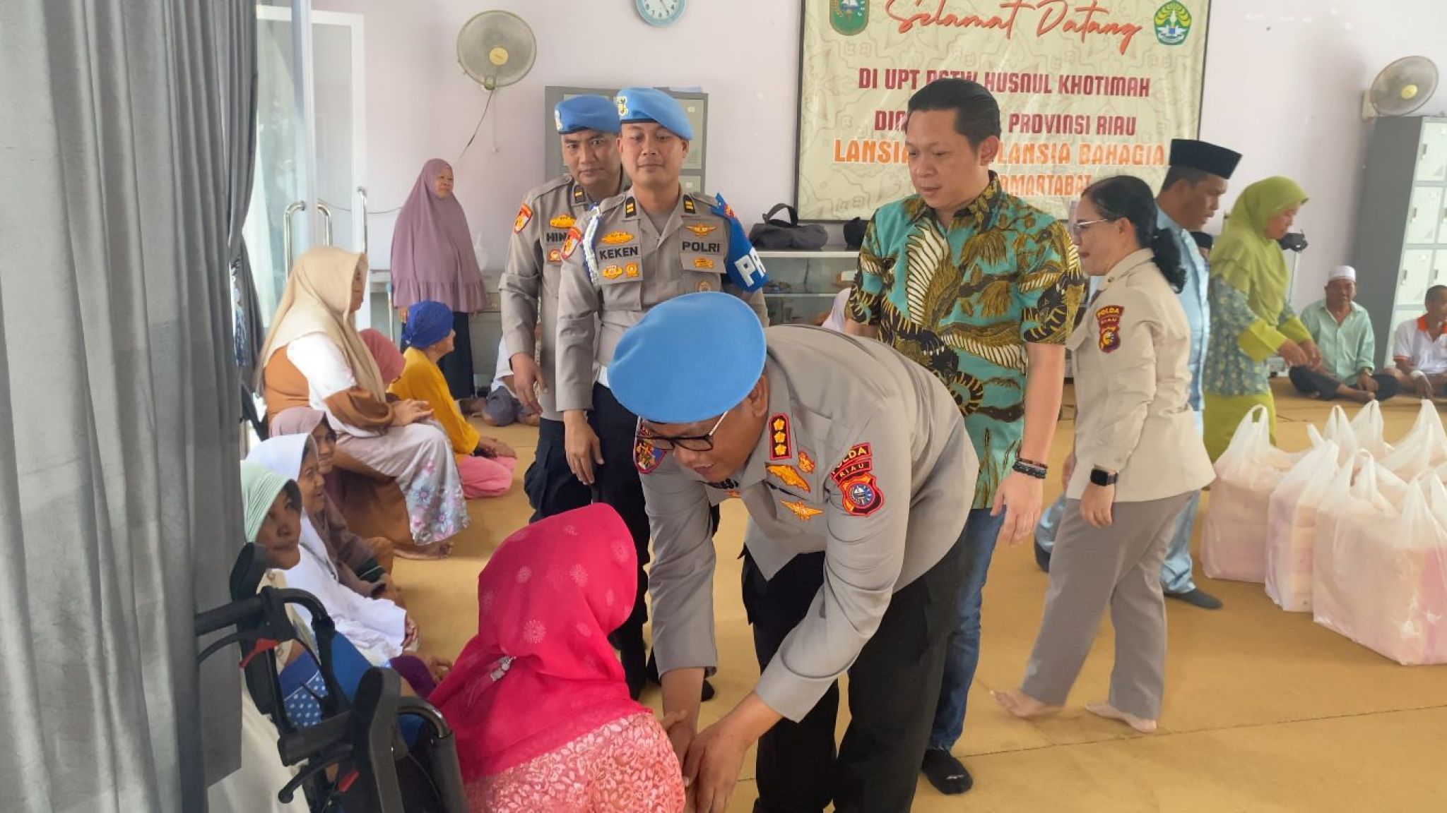 Propam Polda Riau Gelar Bakti Sosial dan Dorong Green Policing untuk Tingkatkan Kepercayaan Masyarakat