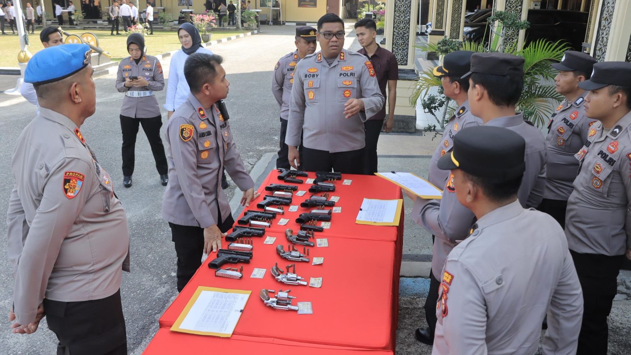 Kapolres Kampar Sidak Senpi Personel: Ingatkan Prosedur Penggunaan, Tindak Tegas Penyalahgunaan