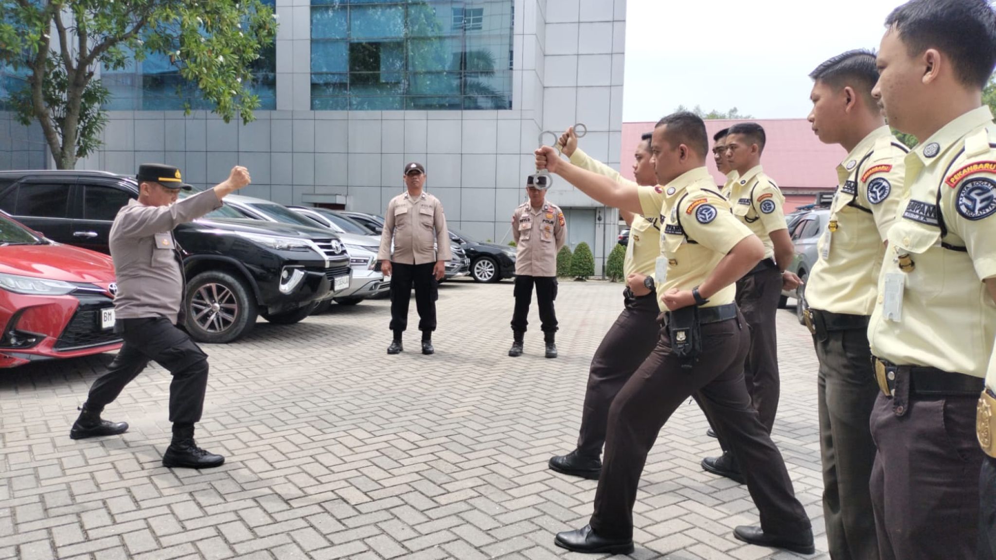 Sat Binmas Polresta Pekanbaru Laksanakan Pembinaan Keamanan Swakarsa (Binkamsa)
