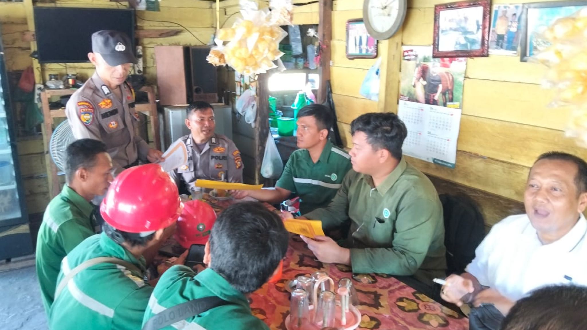 Cegah Dini Potensi Banjir, Polsek Rambah Samo Lakukan Pengecekan Sungai Dua