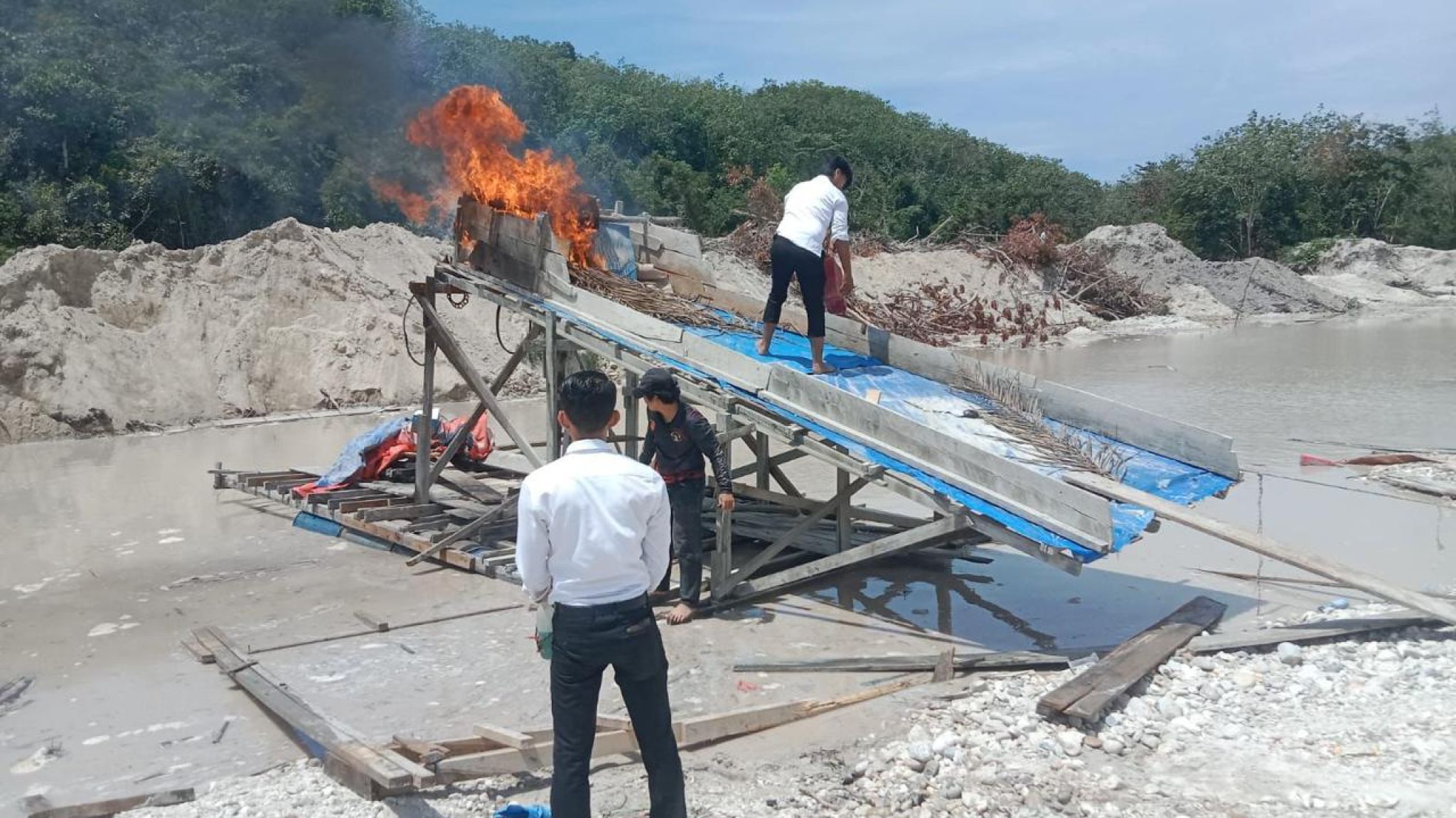 Polres Kuansing Cek Dugaan Aktivitas Pertambangan Tanpa Izin (PETI) di Perkebunan Karet Pemda Desa Jake