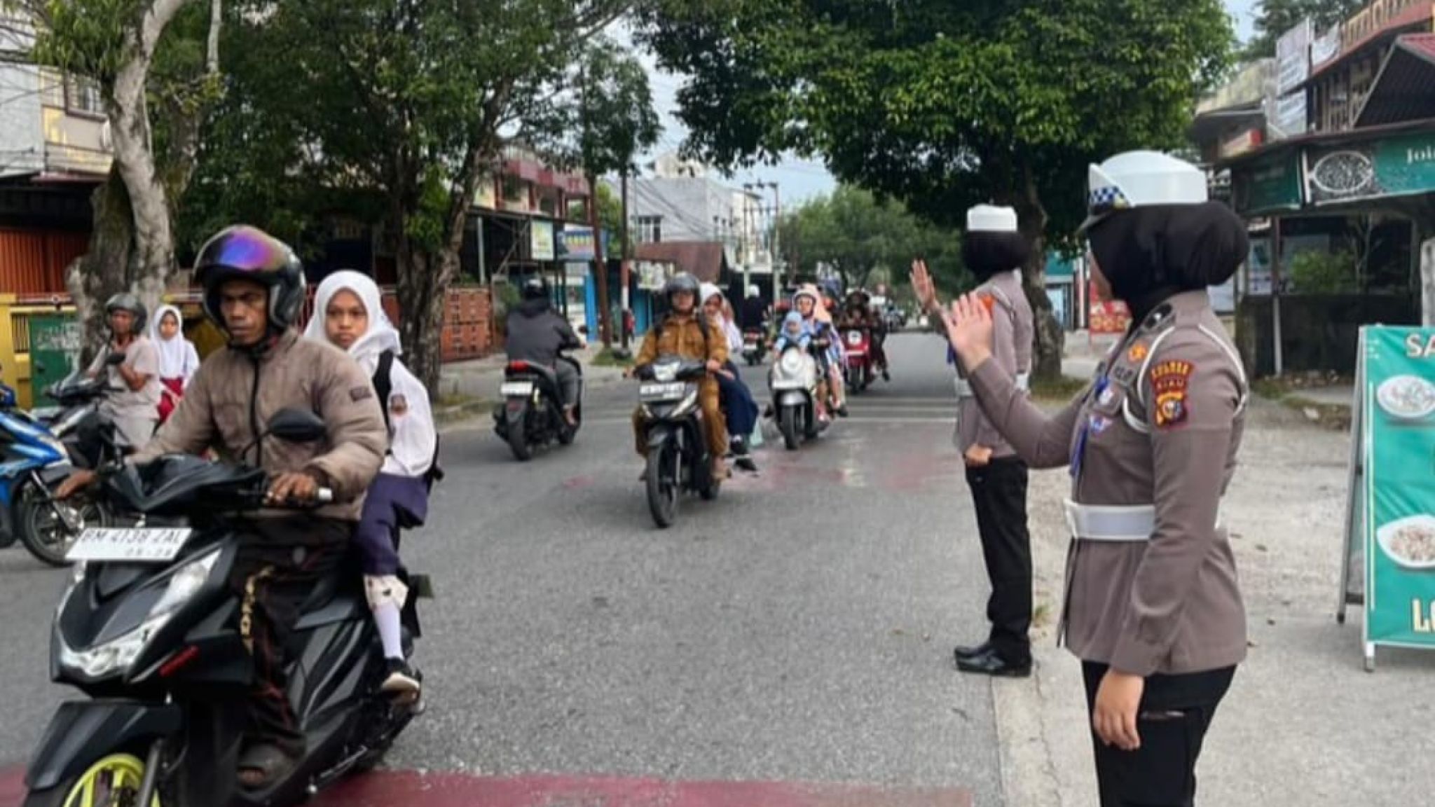 Polisi Hadir di Setiap Simpang: Strong Point Pagi Satlantas Polres Kampar, Wujud Nyata Pelayanan untuk Masyarakat