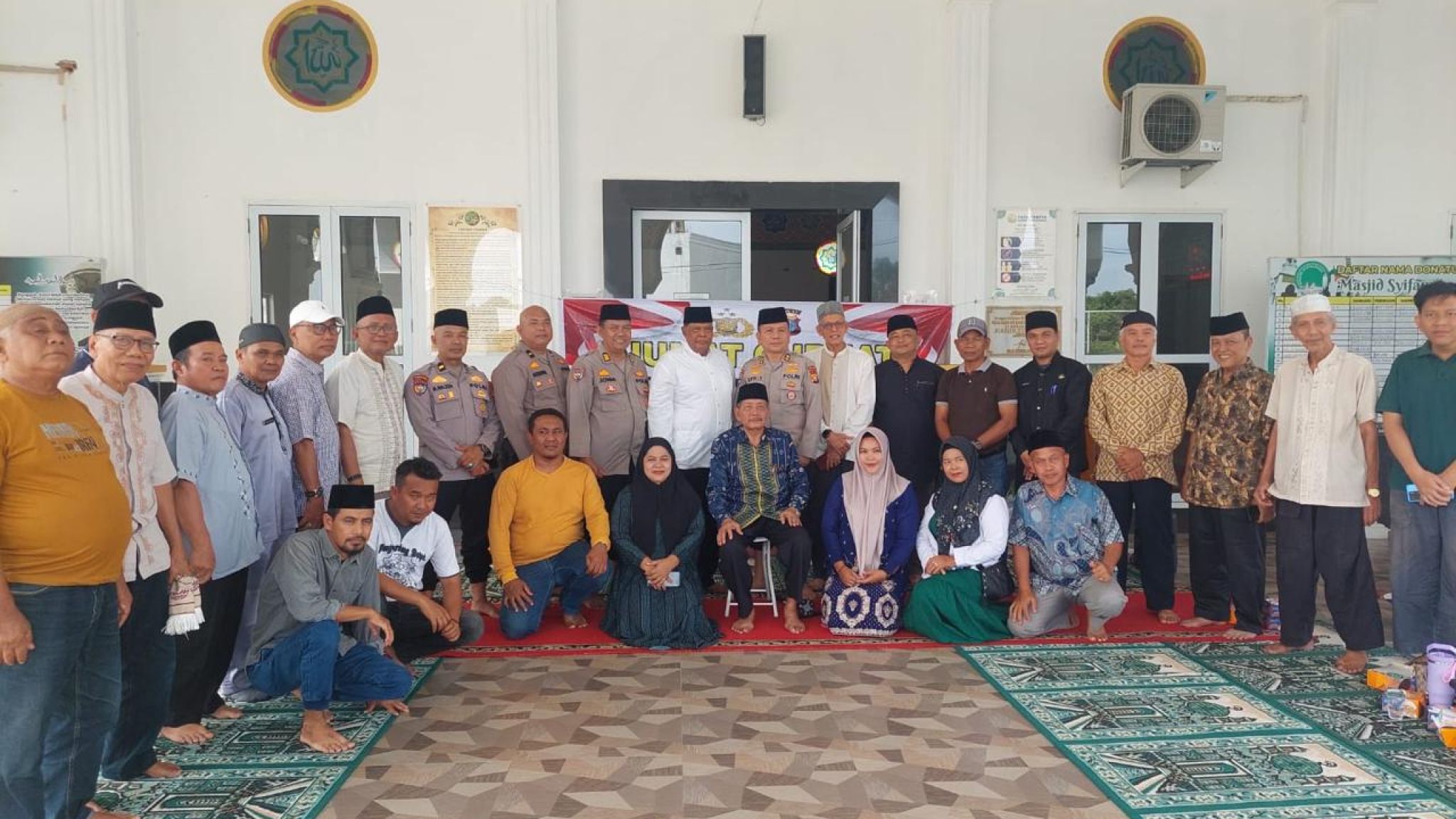 Jumat Curhat di Syifaunnas: Jembatan Aspirasi Warga Bukit Raya dan Polda Riau