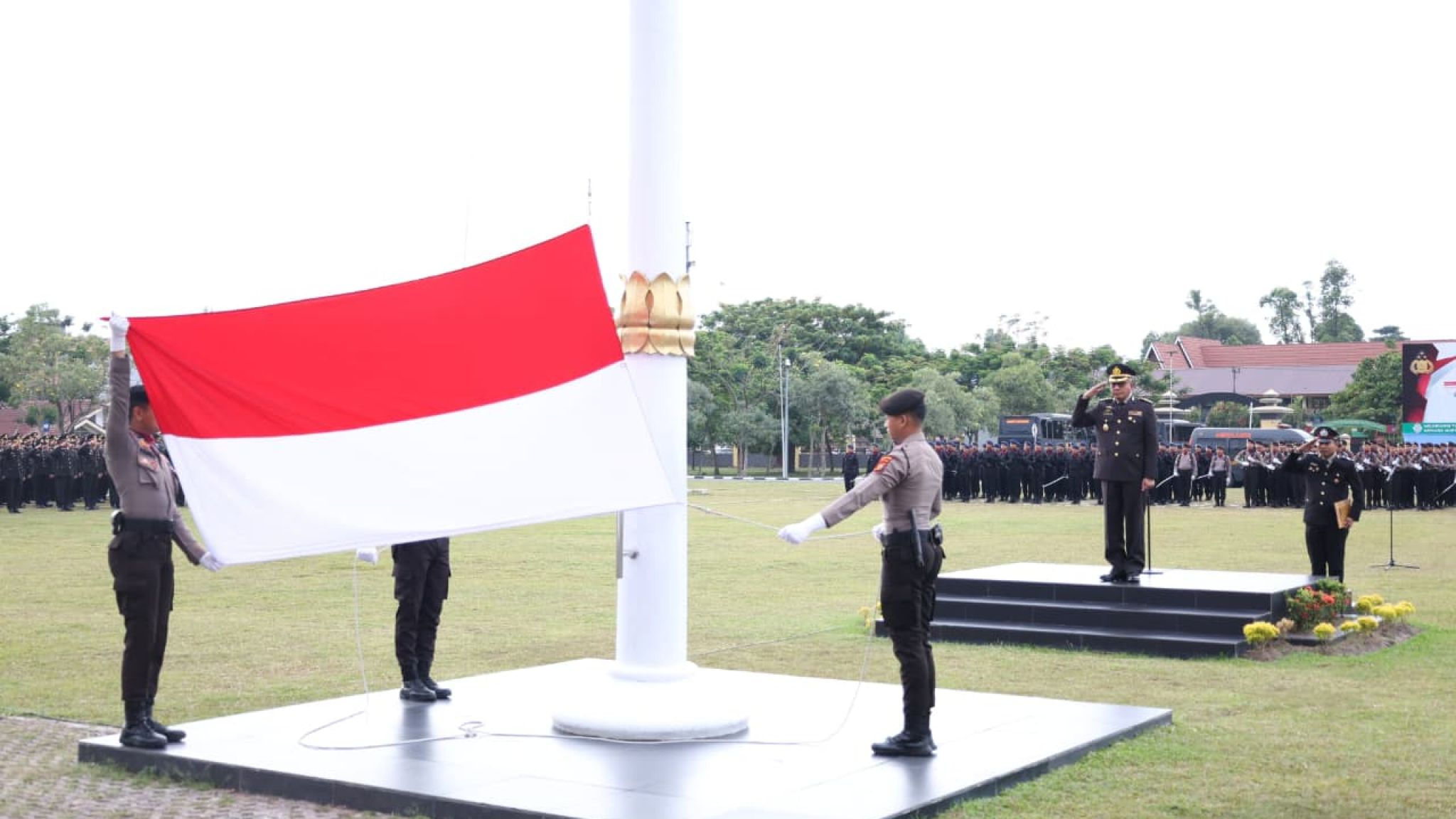 Polda Riau Gelar Upacara Peringatan Hari Pahlawan ke-80 Tahun 2025 dengan Khidmat