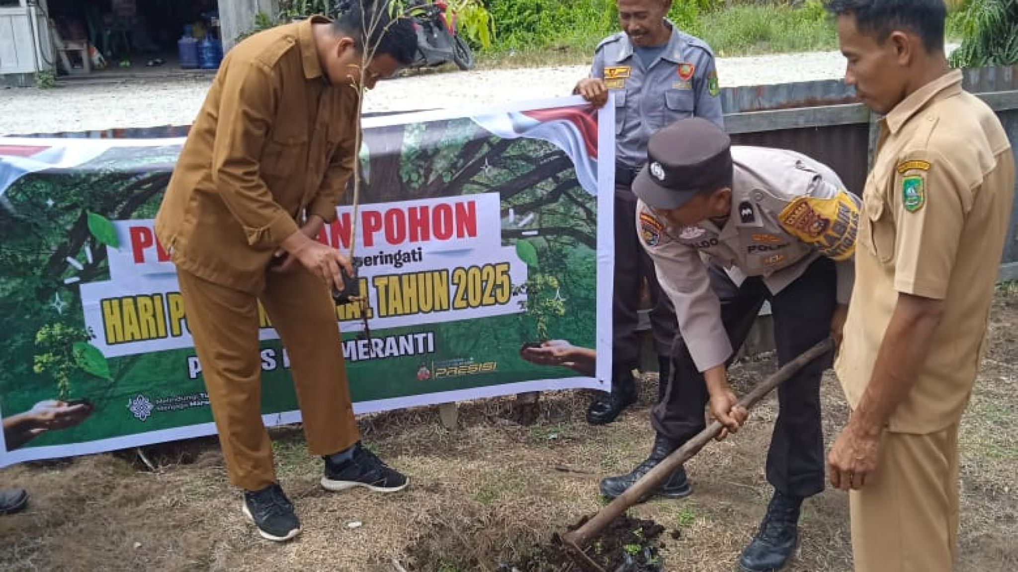 Polres Meranti Gelar Penanaman Pohon Serentak Peringati Hari Pohon Nasional