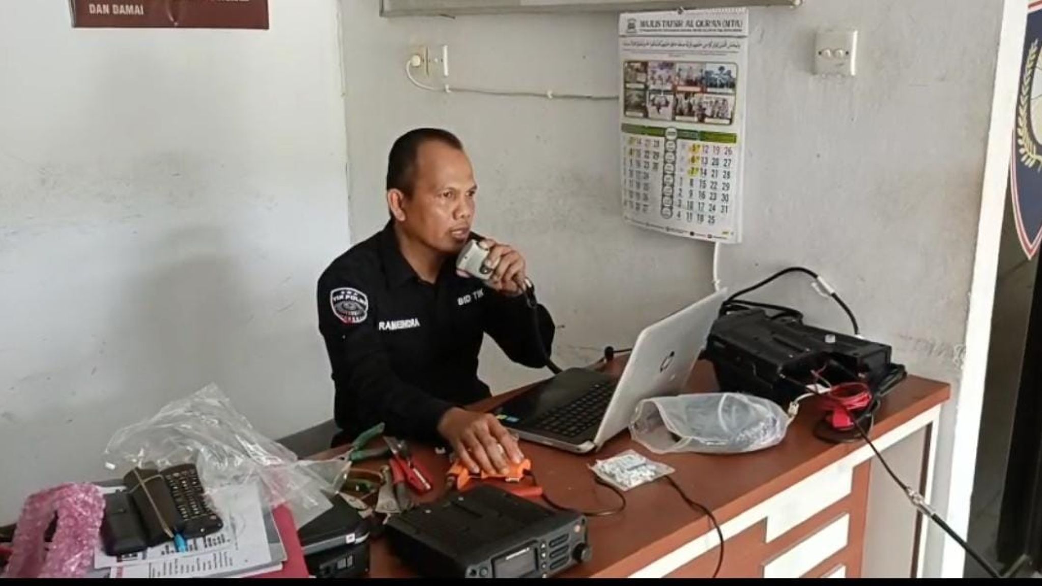 Polsek Lubuk Batu Jaya Kini Miliki Radio Polri Alkomlek Polda Riau untuk Lancarkan Koordinasi dan Pelayanan Kamtibmas