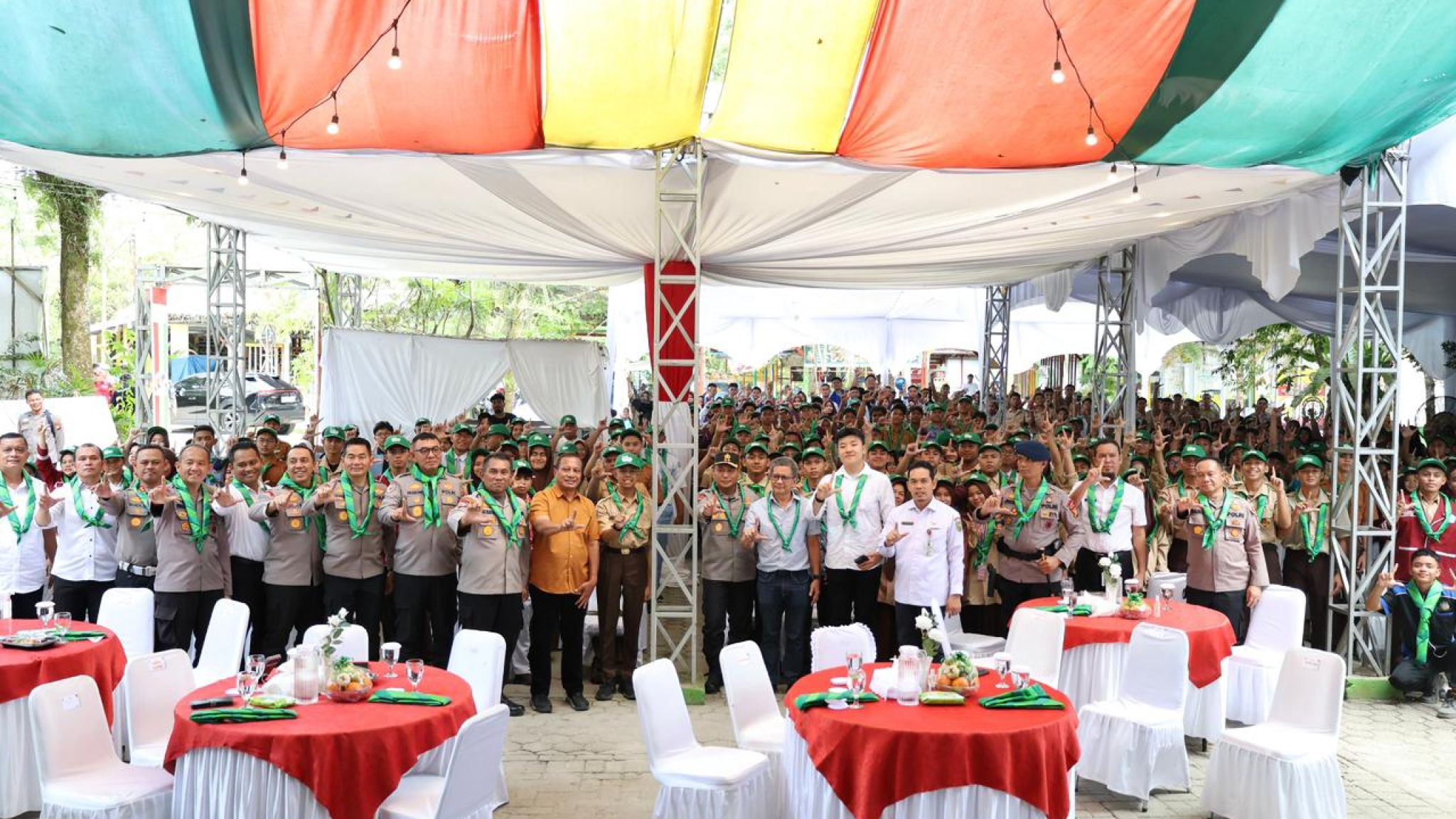 Ratusan Pelajar Riau Deklarasikan Diri Jadi Agen Perubahan Lingkungan Dukung Program Green Policing Polda Riau