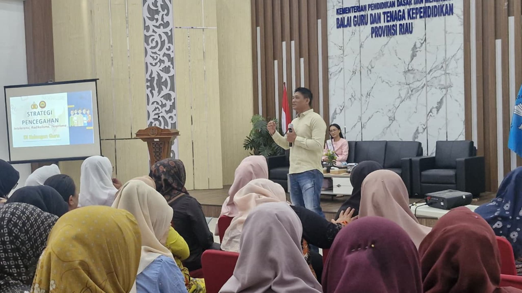 Satgaswil Densus 88 Riau dan BGTK Gelar Sosialisasi Literasi Digital untuk Cegah Intoleransi dan Radikalisme pada Anak