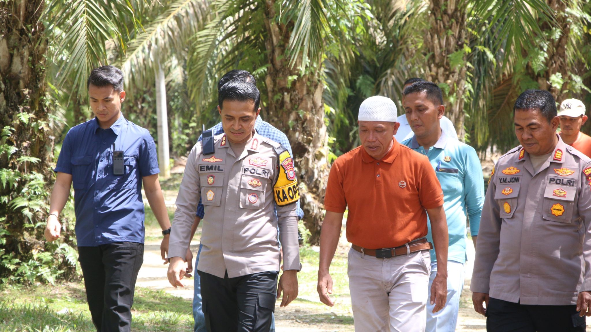 Kapolres Rohul Gelar Temu Ramah dan Tanam Pohon Bersama Tokoh Masyarakat di Rambah Tengah Hulu