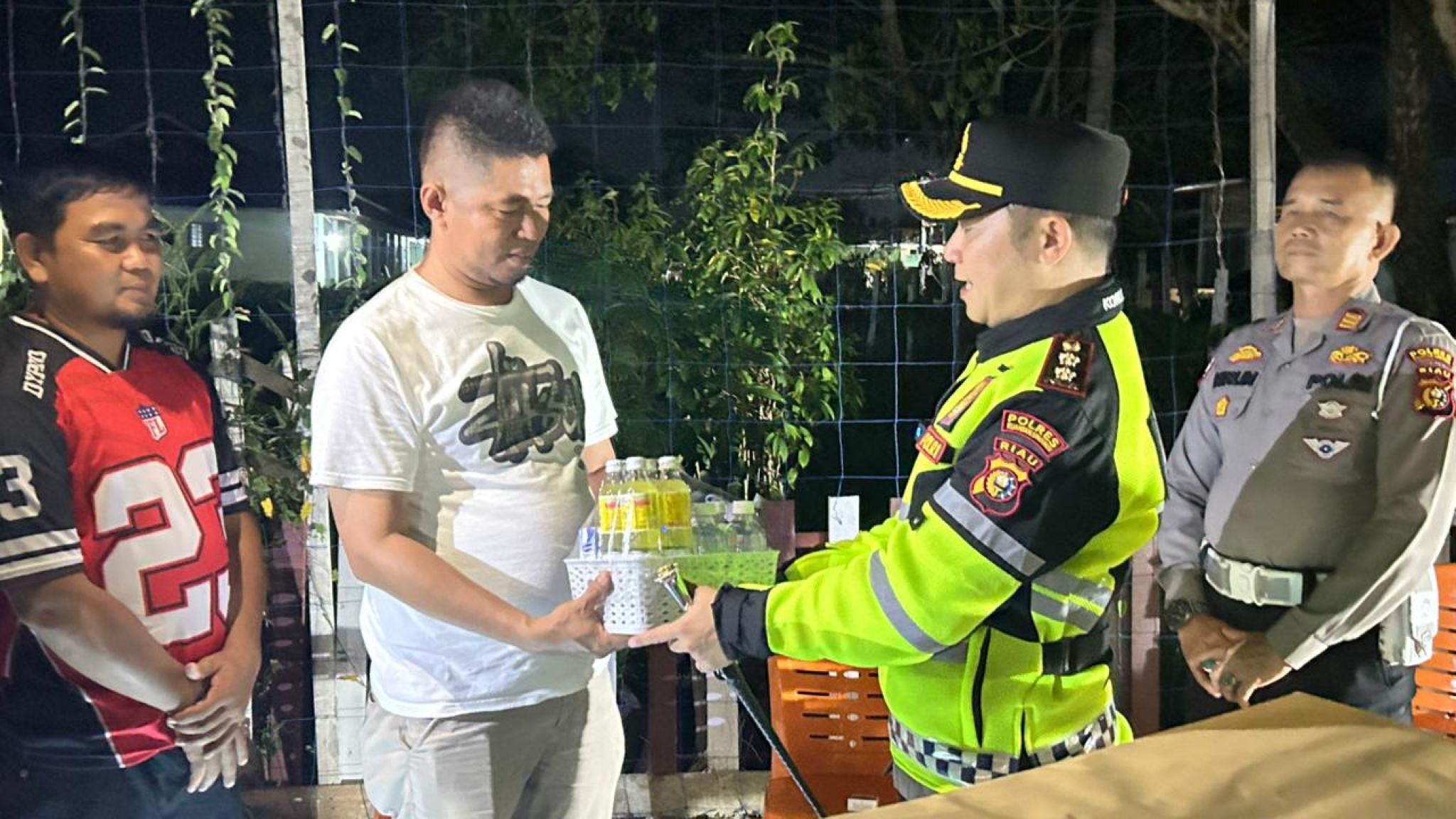 Kapolres Kuansing Pimpin Sambang dan Pengecekan Poskamling di Kuantan Tengah, Perkuat Kamtibmas Jelang Nataru